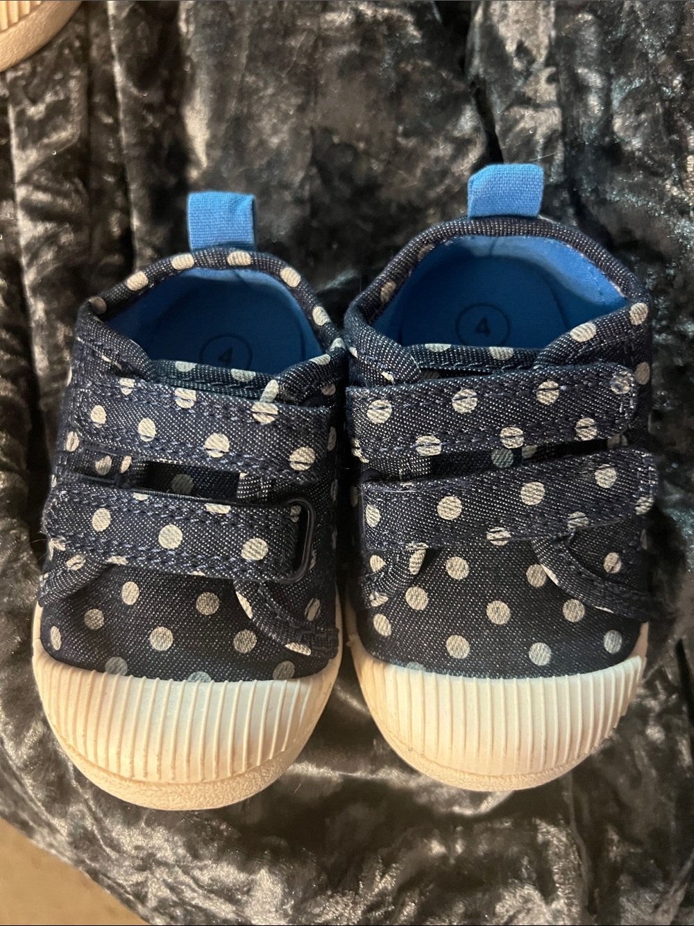 Cat and Jack Toddler Shoes Size 4
